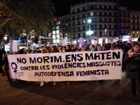 pancarta capçalera 25N a Barcelona